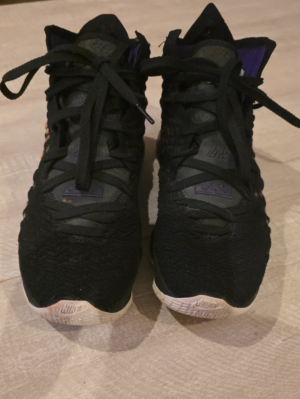 Nike Men's Black Athletic Knit Lace-Up Sneakers with Purple Accents